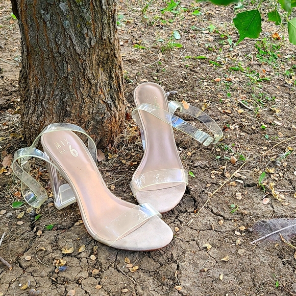 Clear Strap Heels - Picture 1 of 10